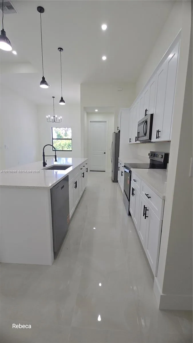 580 WOODVIEW DR Lehigh Acres, FL 33972