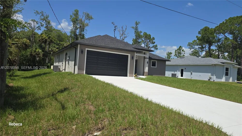 580 WOODVIEW DR Lehigh Acres, FL 33972