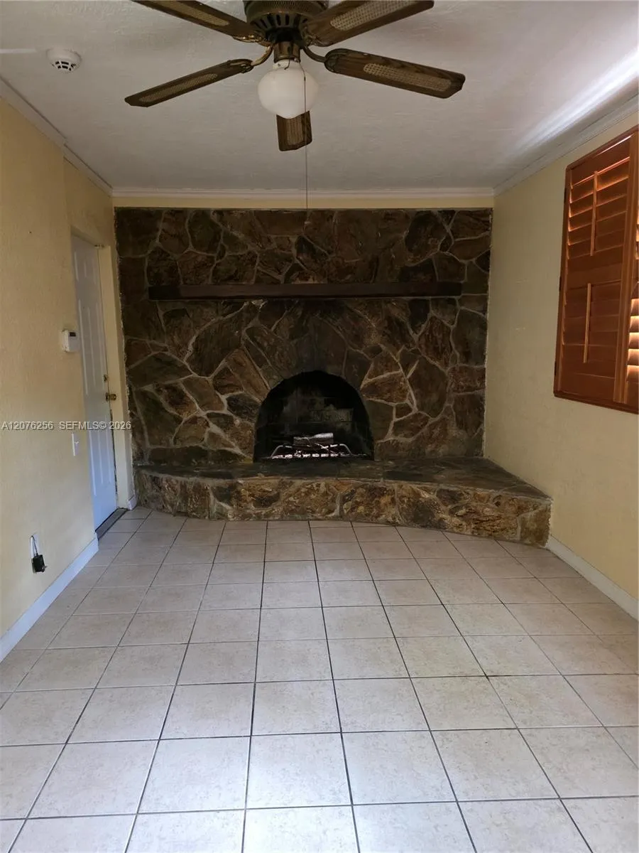 667 W Harbor Dr St Petersburg, FL 33705