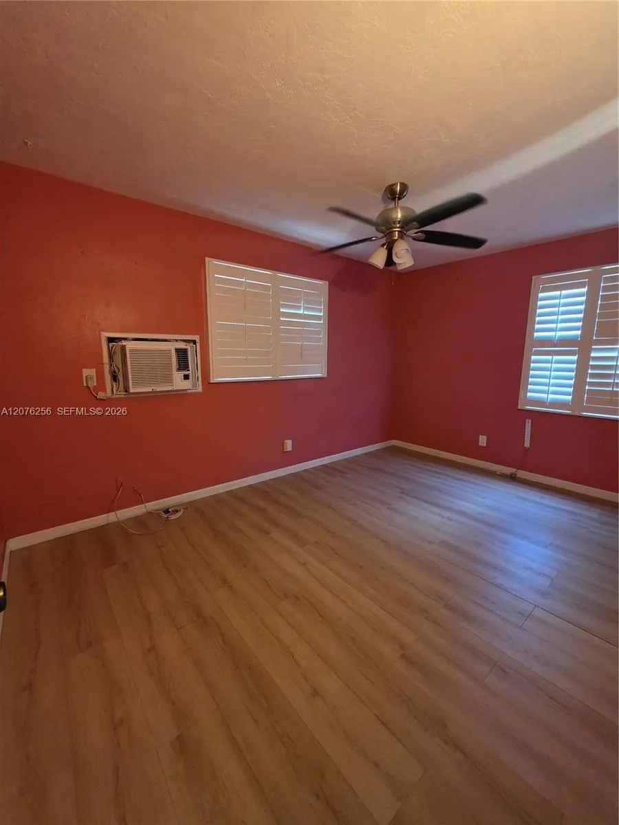 667 W Harbor Dr St Petersburg, FL 33705