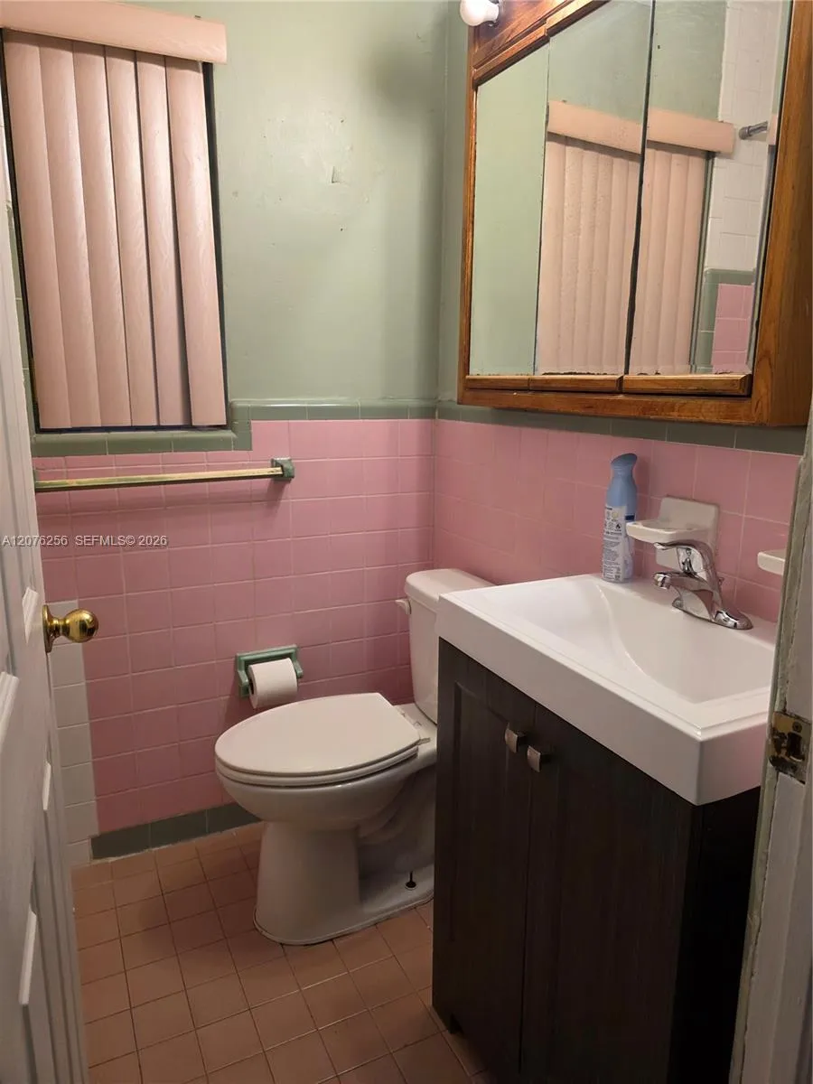 667 W Harbor Dr St Petersburg, FL 33705
