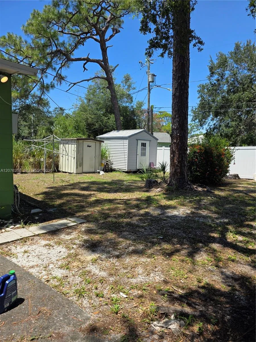 667 W Harbor Dr St Petersburg, FL 33705