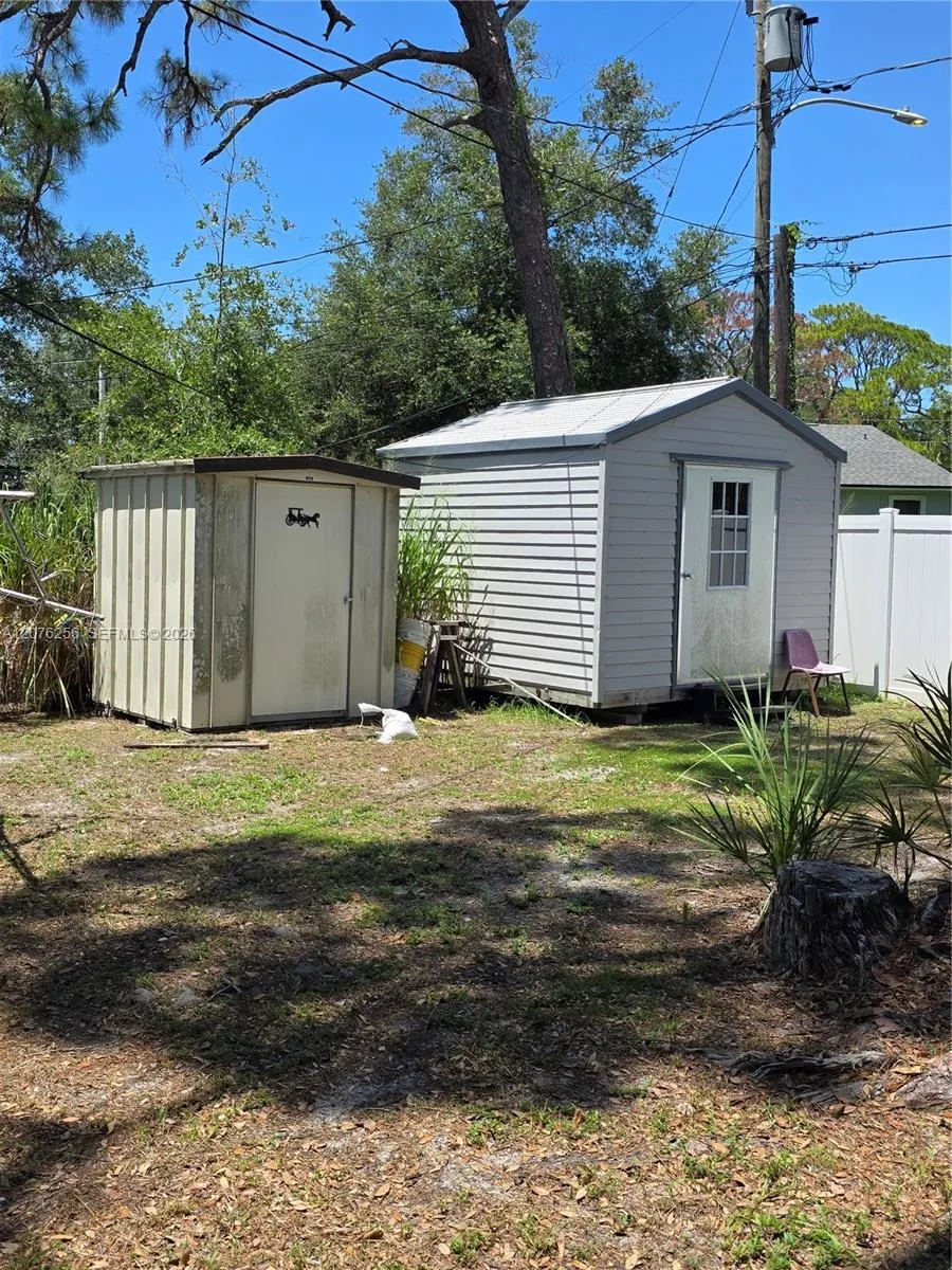 667 W Harbor Dr St Petersburg, FL 33705