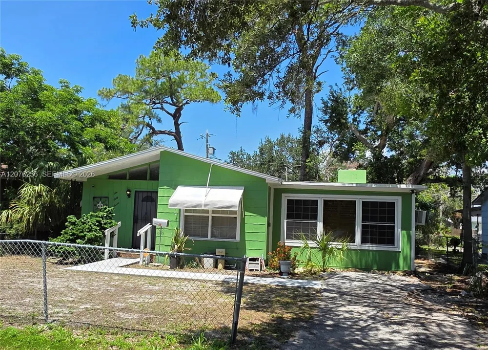 667 W Harbor Dr St Petersburg, FL 33705