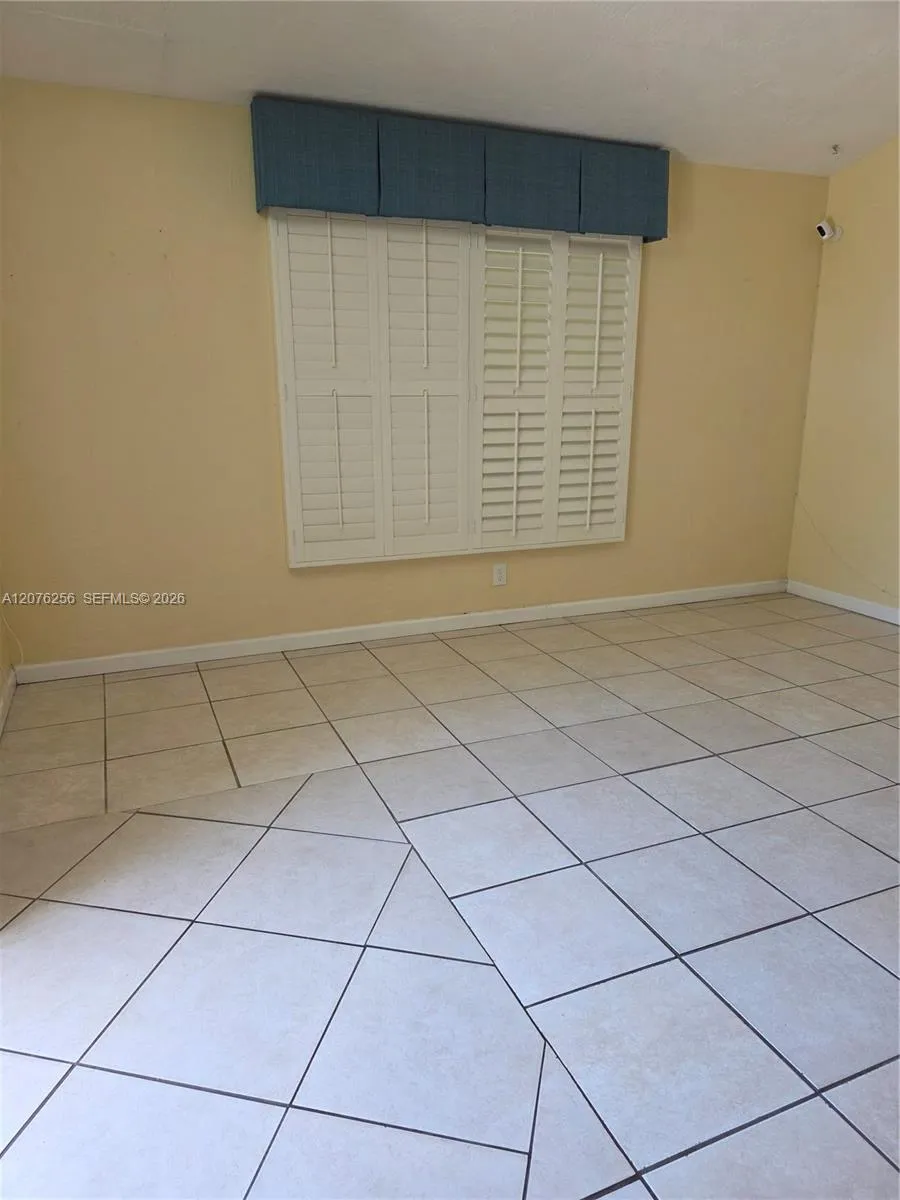667 W Harbor Dr St Petersburg, FL 33705