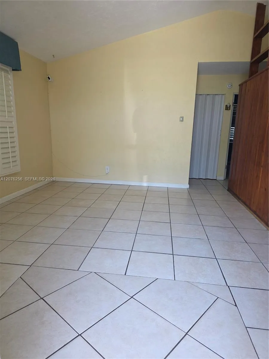 667 W Harbor Dr St Petersburg, FL 33705