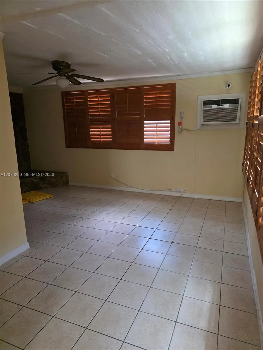 667 W Harbor Dr St Petersburg, FL 33705