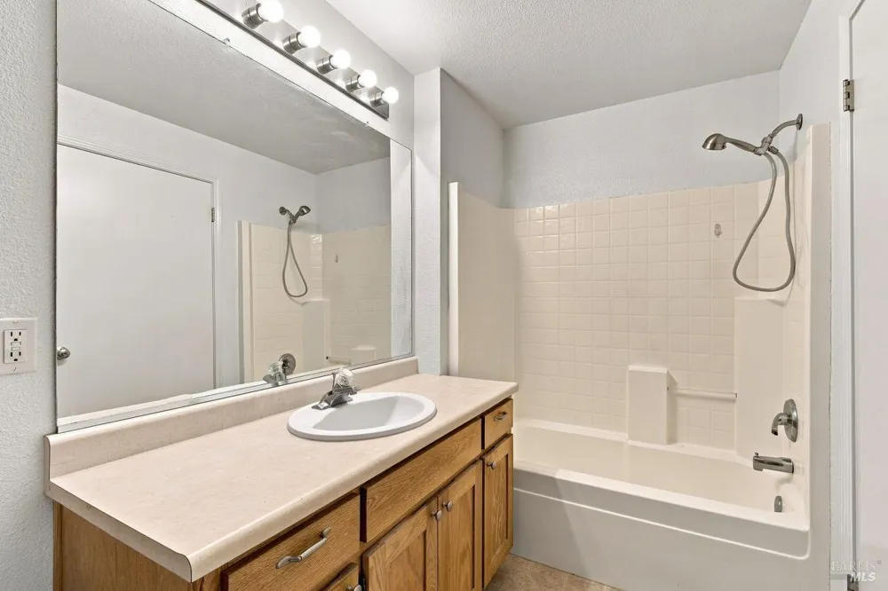 2420 Edgewater Drive ##15 Santa Rosa, CA 95407