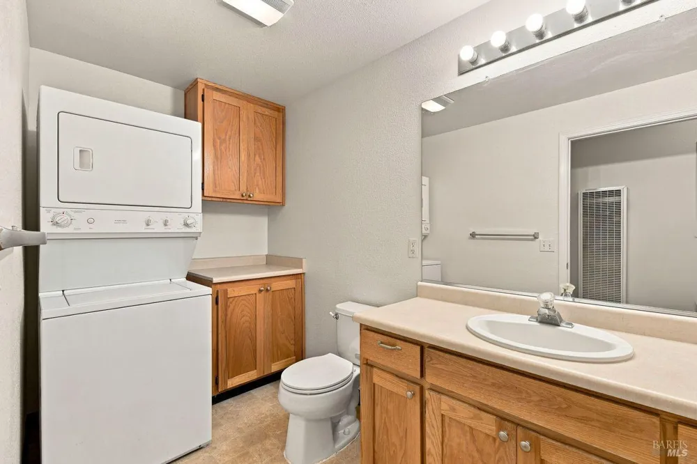 2420 Edgewater Drive ##15 Santa Rosa, CA 95407