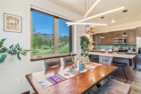 350 Fox Springs Circle #201