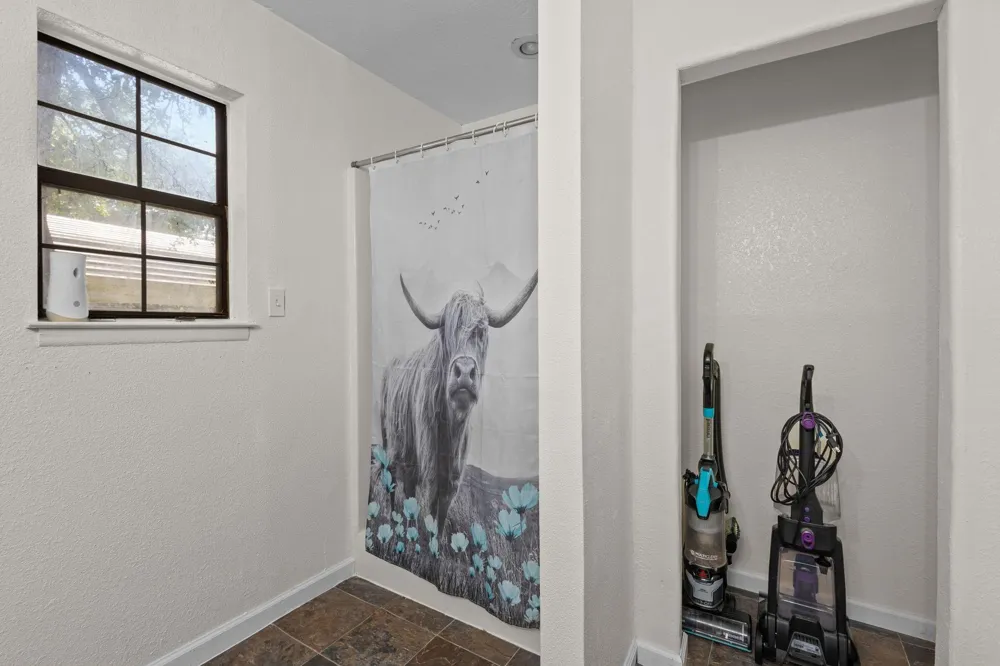 315 3rd Street Nederland, TX 77627