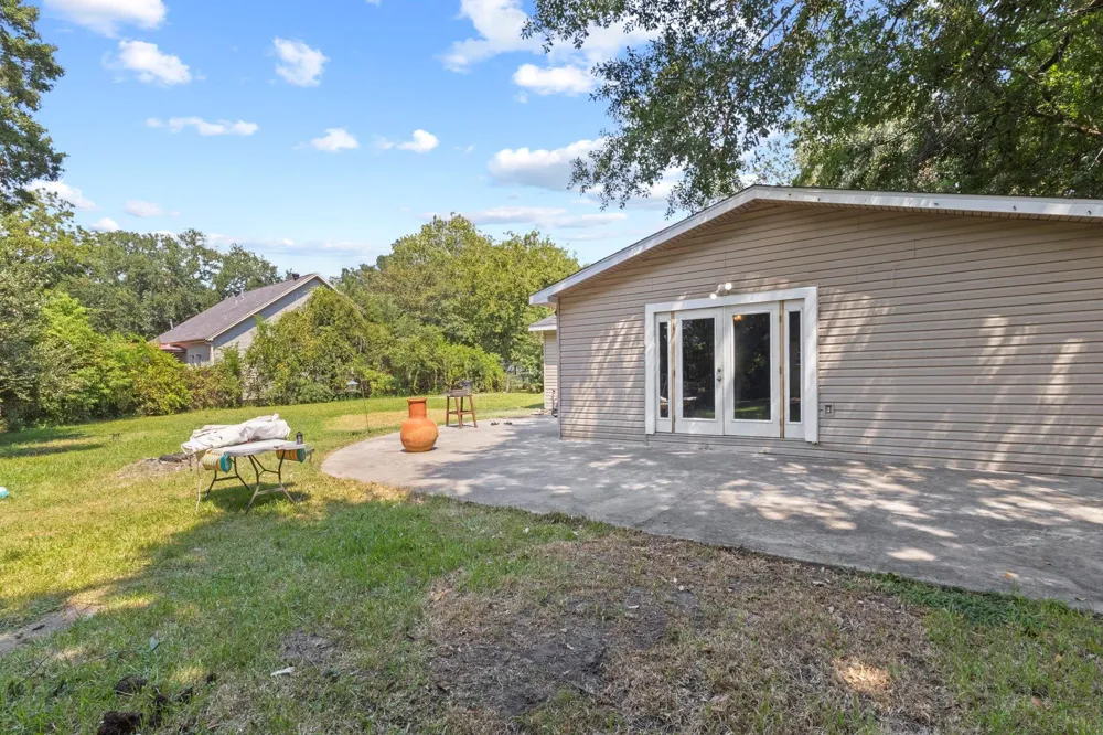 315 3rd Street Nederland, TX 77627