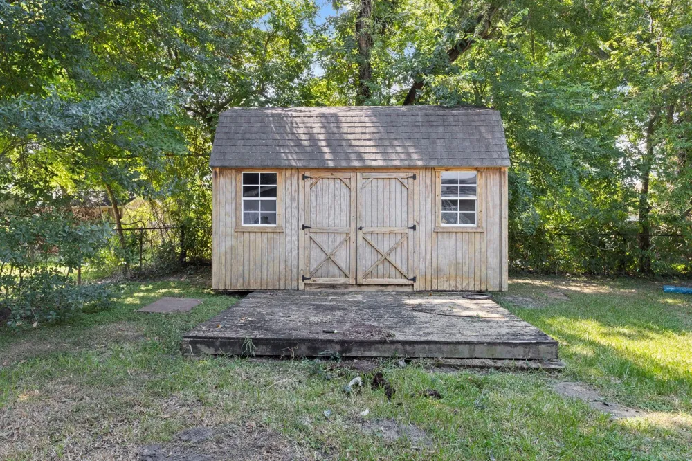 315 3rd Street Nederland, TX 77627