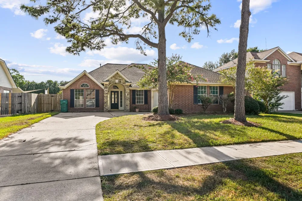 2309 Lord Nelson Drive Seabrook, TX 77586