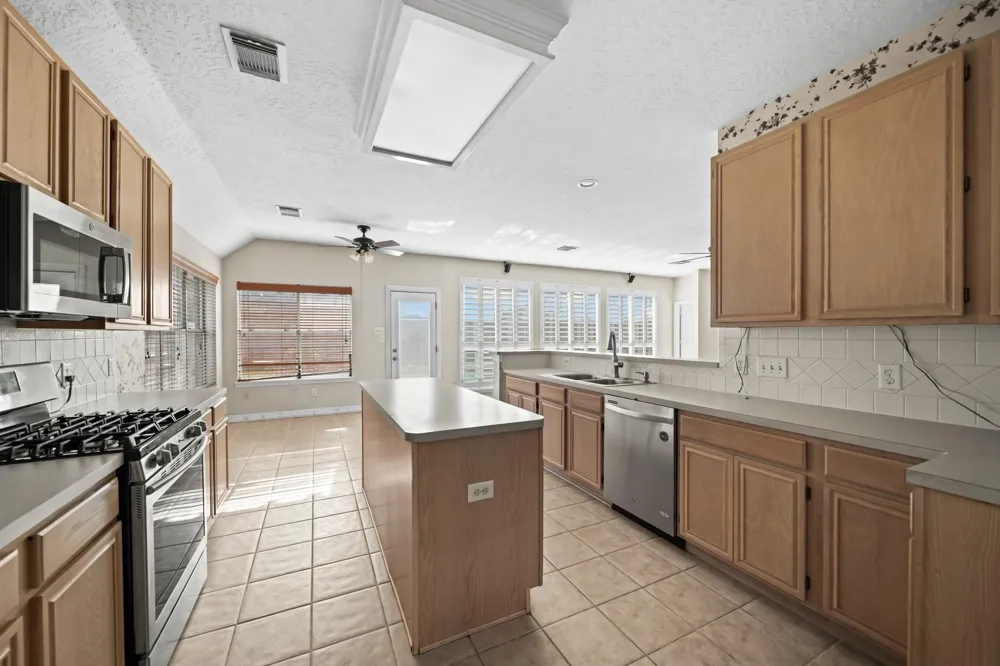 2309 Lord Nelson Drive Seabrook, TX 77586