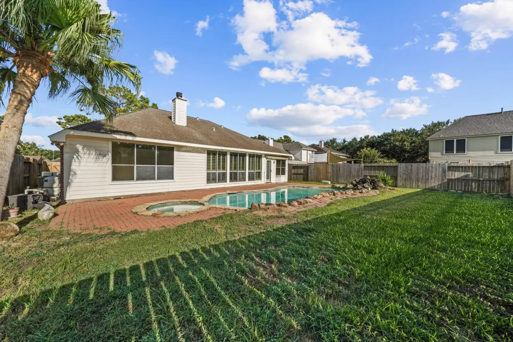 2309 Lord Nelson Drive Seabrook, TX 77586