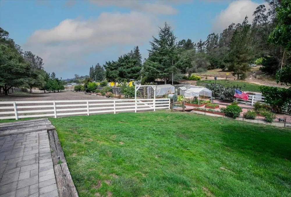 800 Lewis Road Royal Oaks, CA 95076