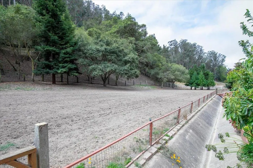 800 Lewis Road Royal Oaks, CA 95076