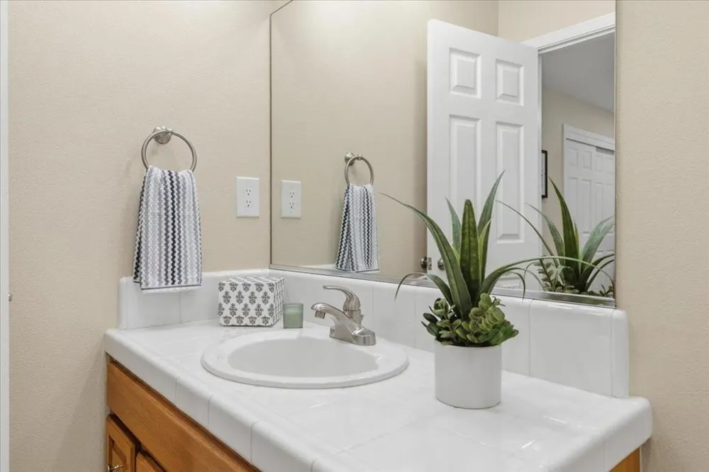 800 Lewis Road Royal Oaks, CA 95076