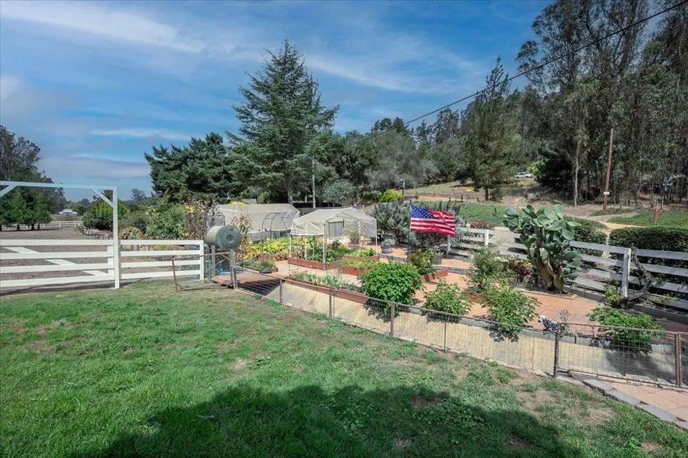 800 Lewis Road Royal Oaks, CA 95076