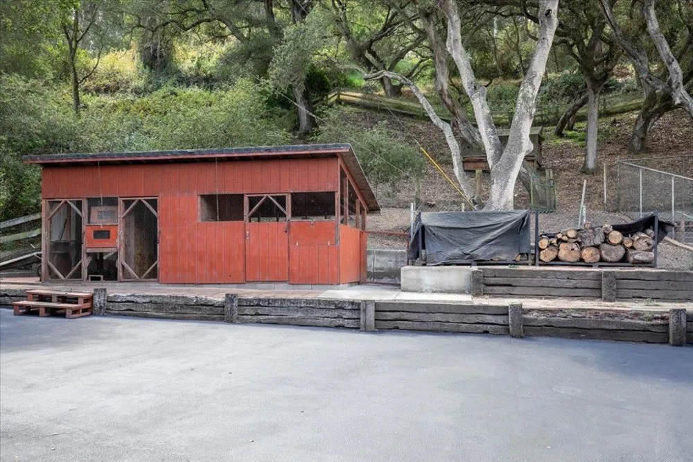800 Lewis Road Royal Oaks, CA 95076