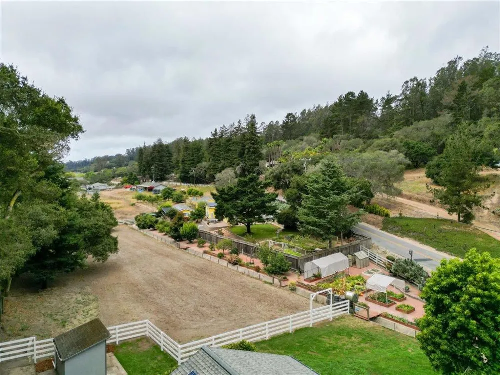 800 Lewis Road Royal Oaks, CA 95076