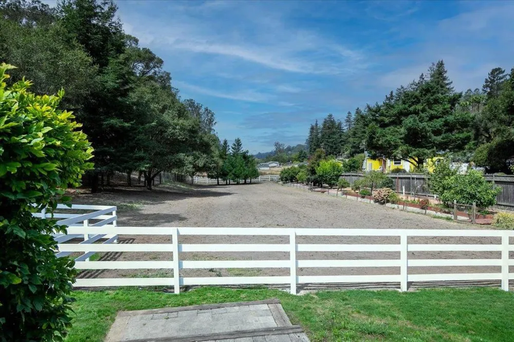 800 Lewis Road Royal Oaks, CA 95076