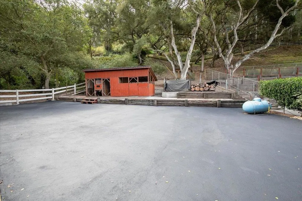 800 Lewis Road Royal Oaks, CA 95076
