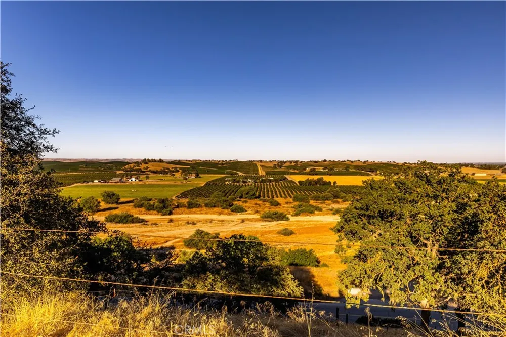 7485 Monterey Paso Robles, CA 93446