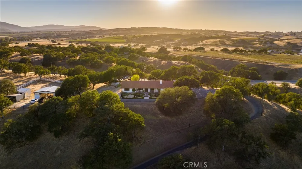 7485 Monterey Paso Robles, CA 93446