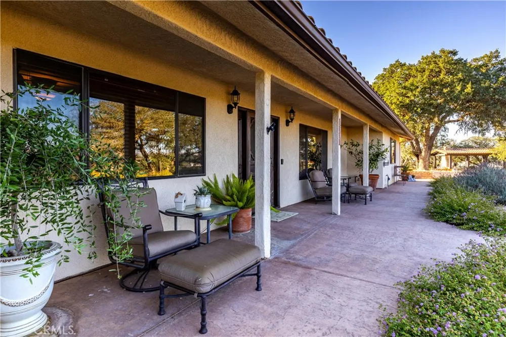 7485 Monterey Paso Robles, CA 93446
