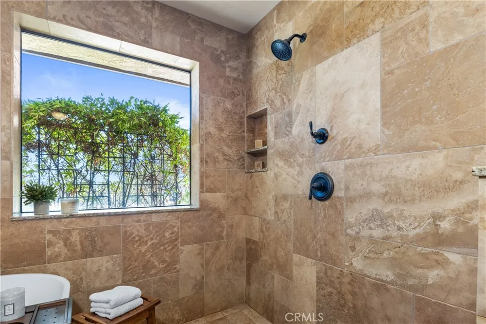 7485 Monterey Paso Robles, CA 93446