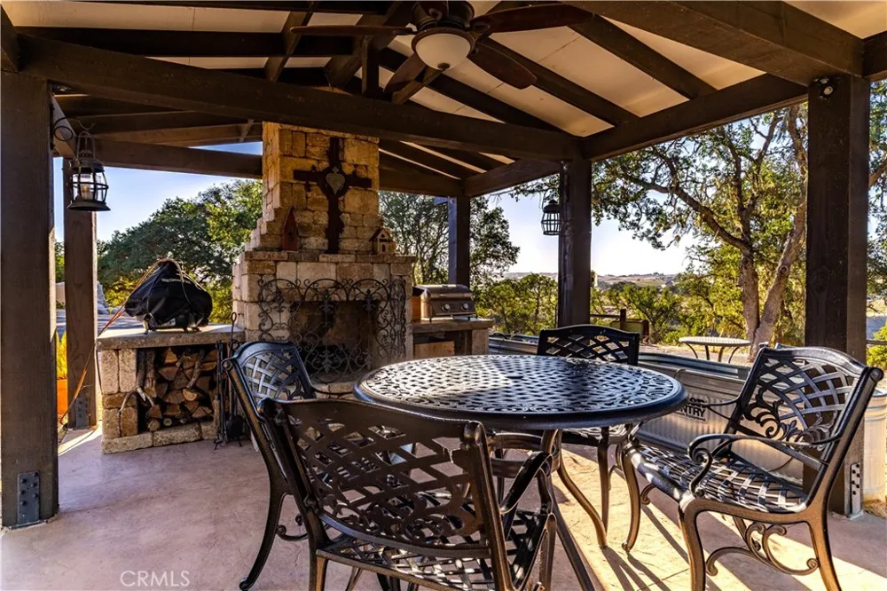 7485 Monterey Paso Robles, CA 93446