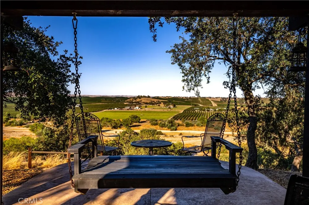 7485 Monterey Paso Robles, CA 93446