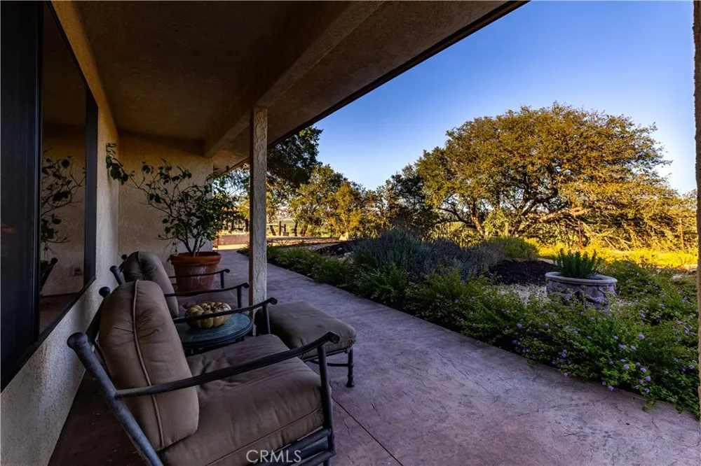 7485 Monterey Paso Robles, CA 93446