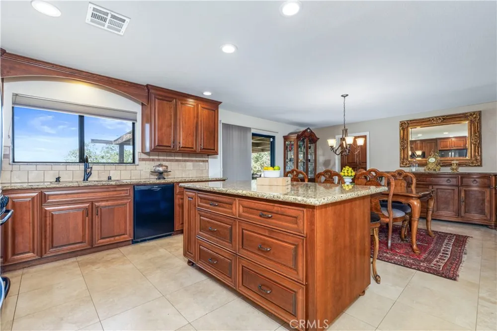 7485 Monterey Paso Robles, CA 93446