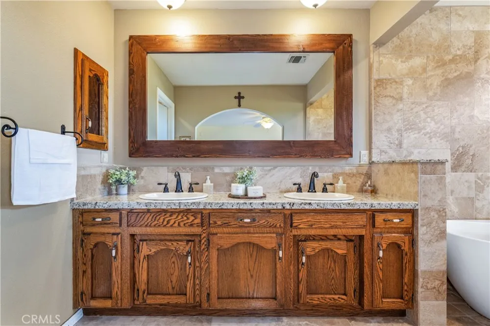 7485 Monterey Paso Robles, CA 93446