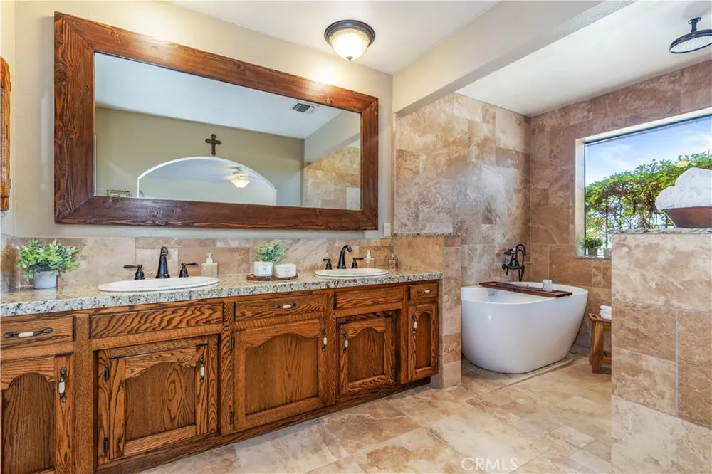 7485 Monterey Paso Robles, CA 93446