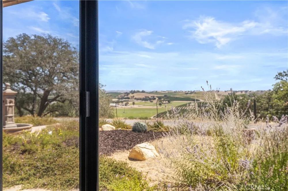 7485 Monterey Paso Robles, CA 93446