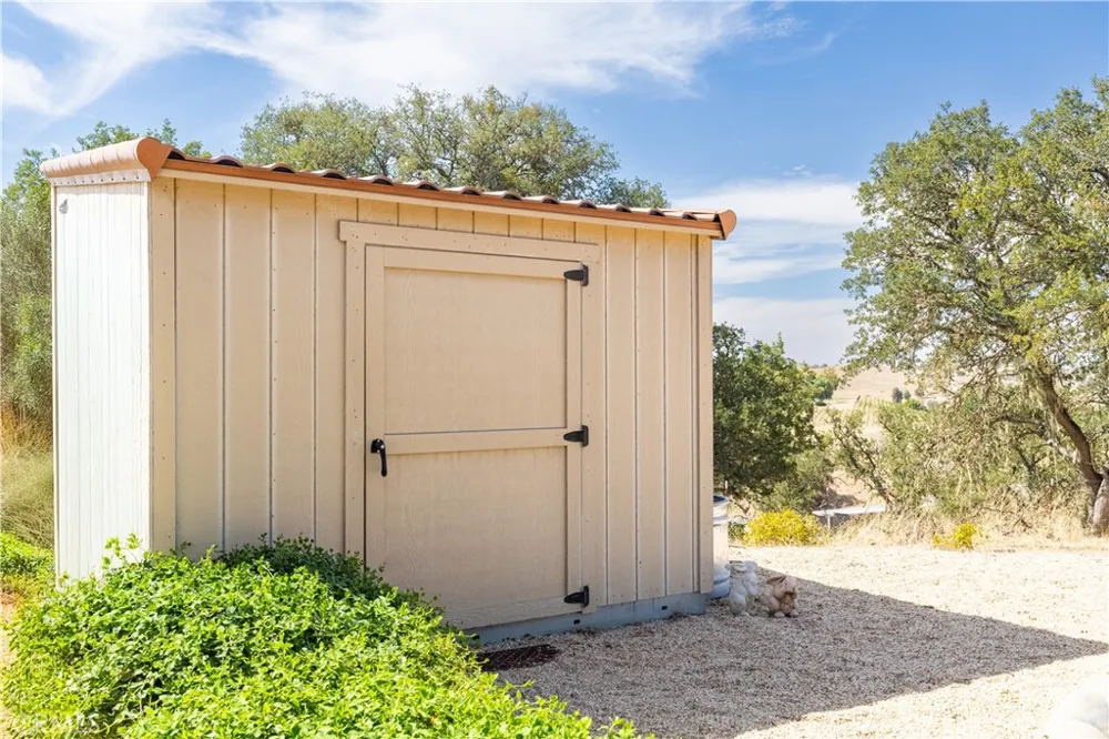 7485 Monterey Paso Robles, CA 93446