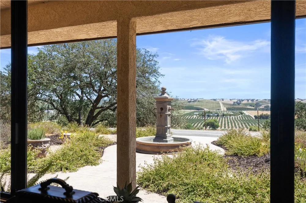7485 Monterey Paso Robles, CA 93446