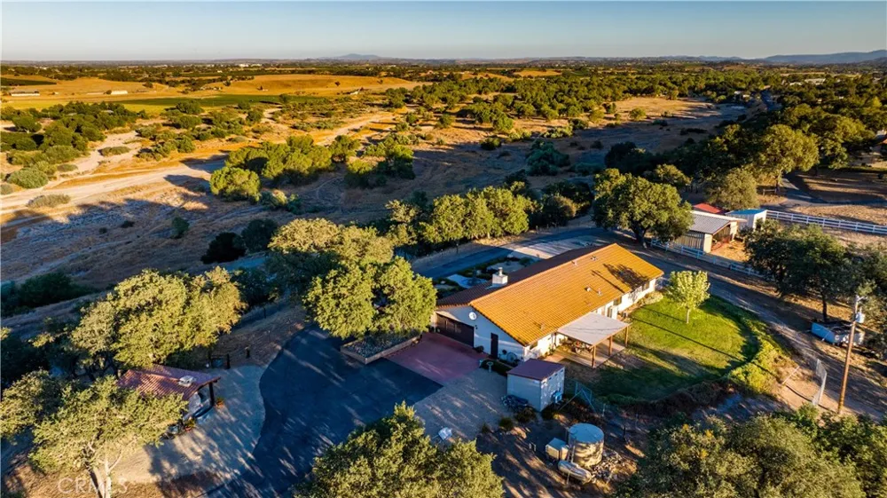 7485 Monterey Paso Robles, CA 93446
