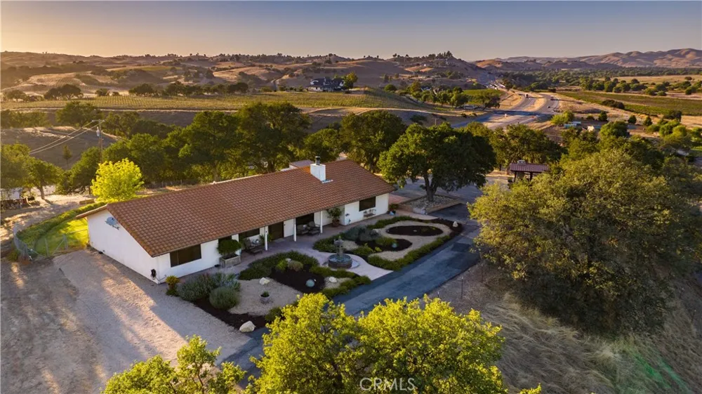 7485 Monterey Paso Robles, CA 93446