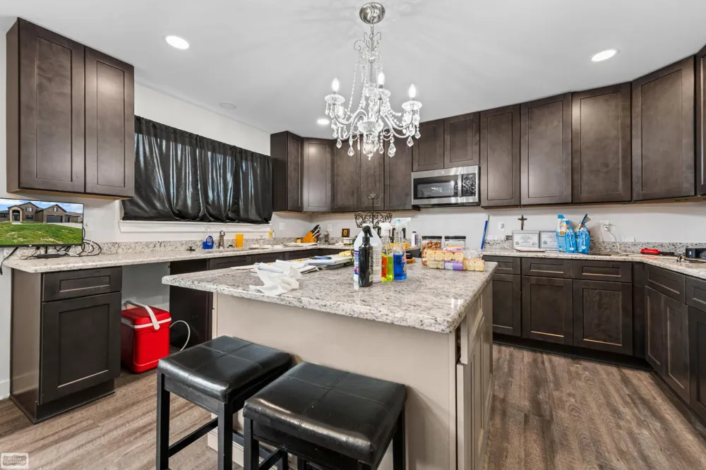 43253 Sams Lane Chesterfield Township, MI 48047