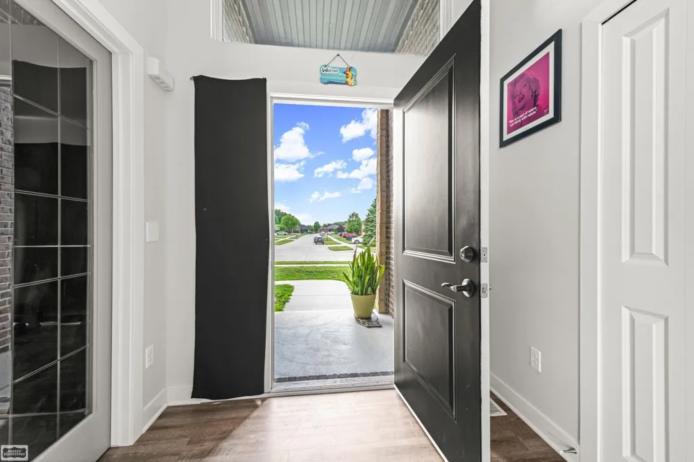 43253 Sams Lane Chesterfield Township, MI 48047