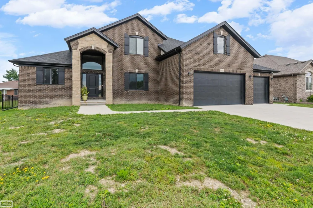 43253 Sams Lane Chesterfield Township, MI 48047