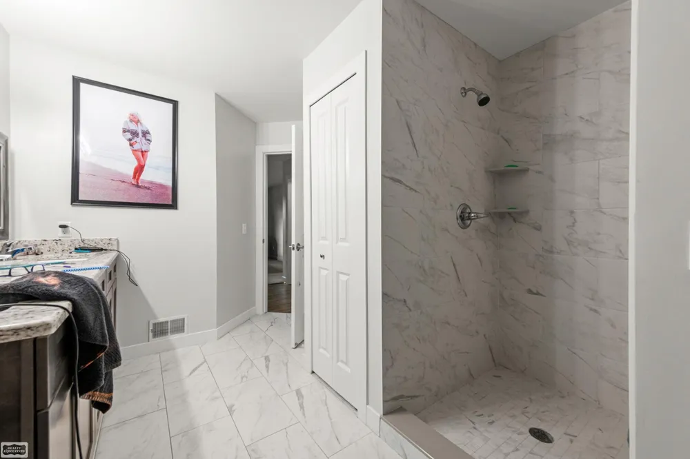 43253 Sams Lane Chesterfield Township, MI 48047