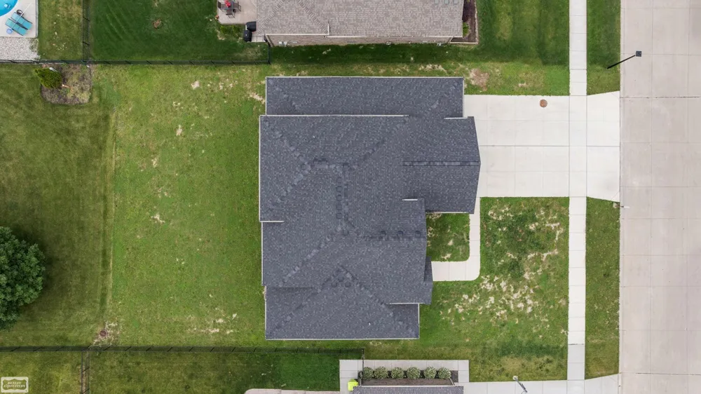 43253 Sams Lane Chesterfield Township, MI 48047
