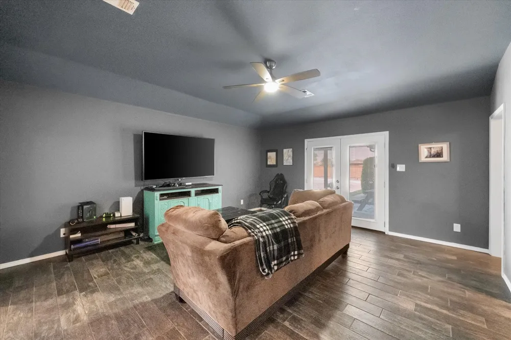 11005 Flores Trail Crowley, TX 76036