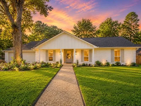 1811 Picadilly Place